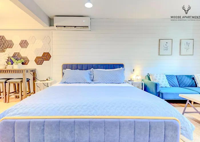 The Moose #8 - Modern Luxe Loft With King Bed & Free Parking & Wifi