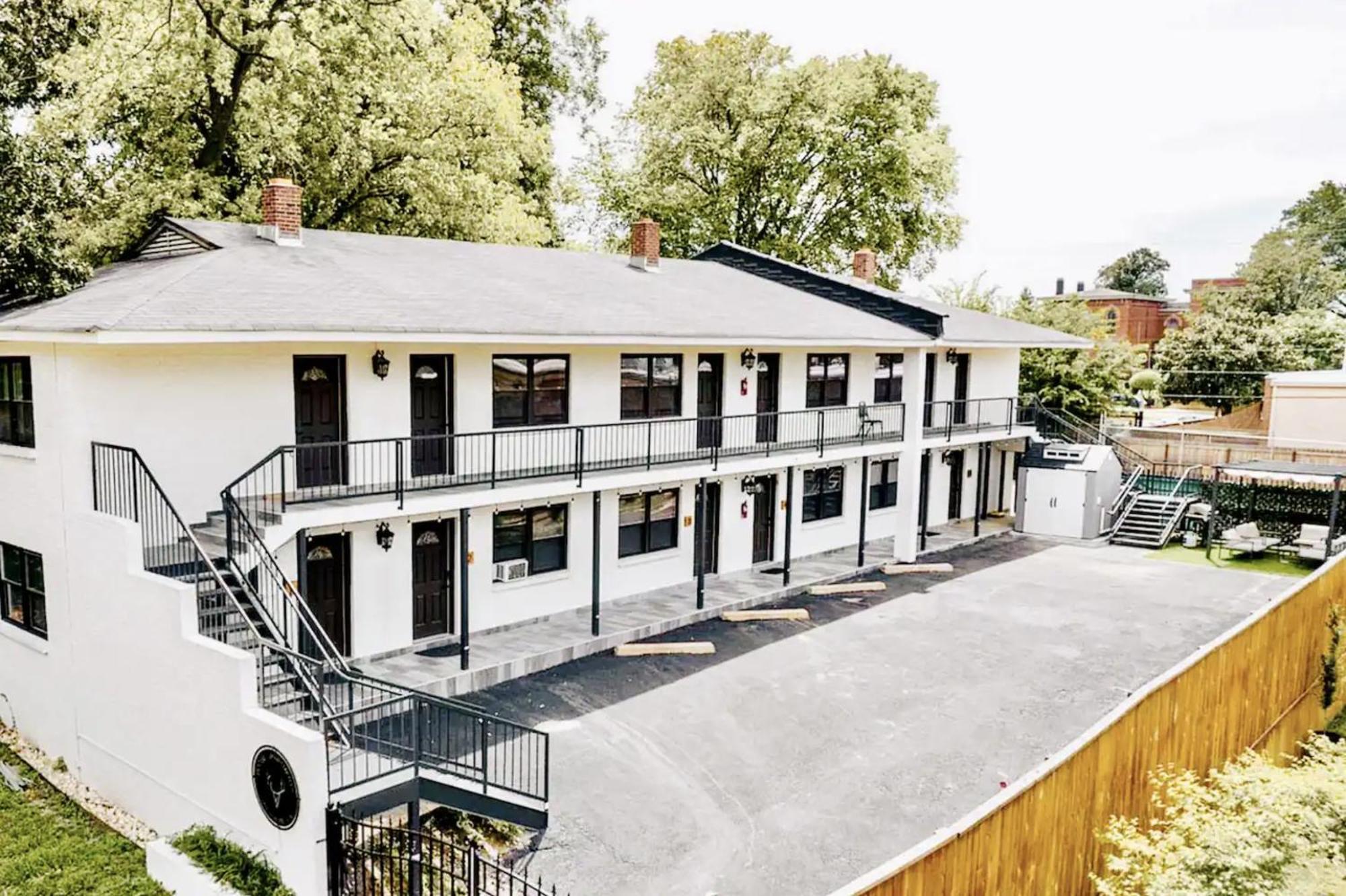 The Moose #8 - Modern Luxe Loft With King Bed & Free Parking & Wifi