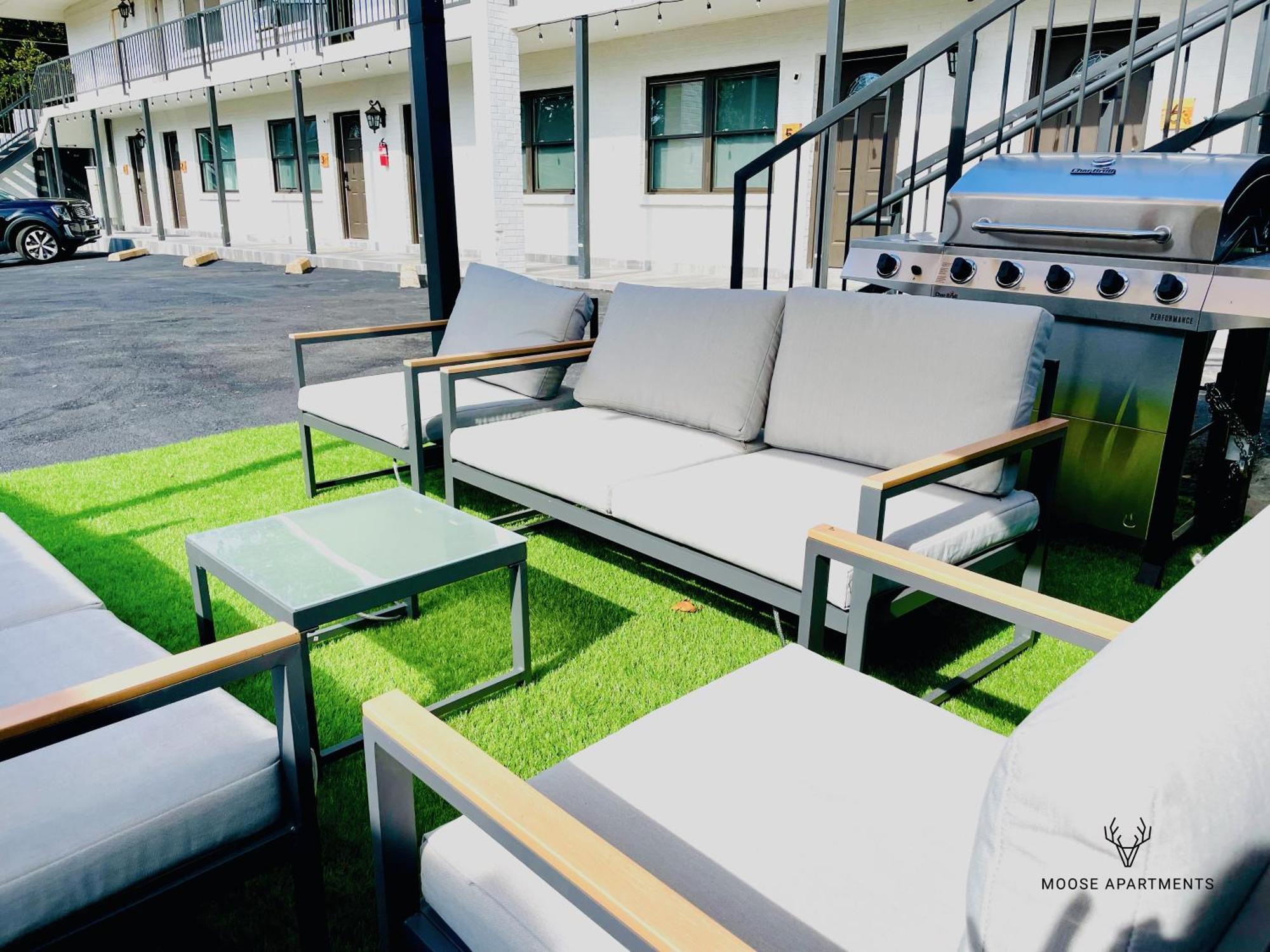 Apartment The Moose #8 - Modern Luxe Loft With King Bed & Free Parking & Wifi *