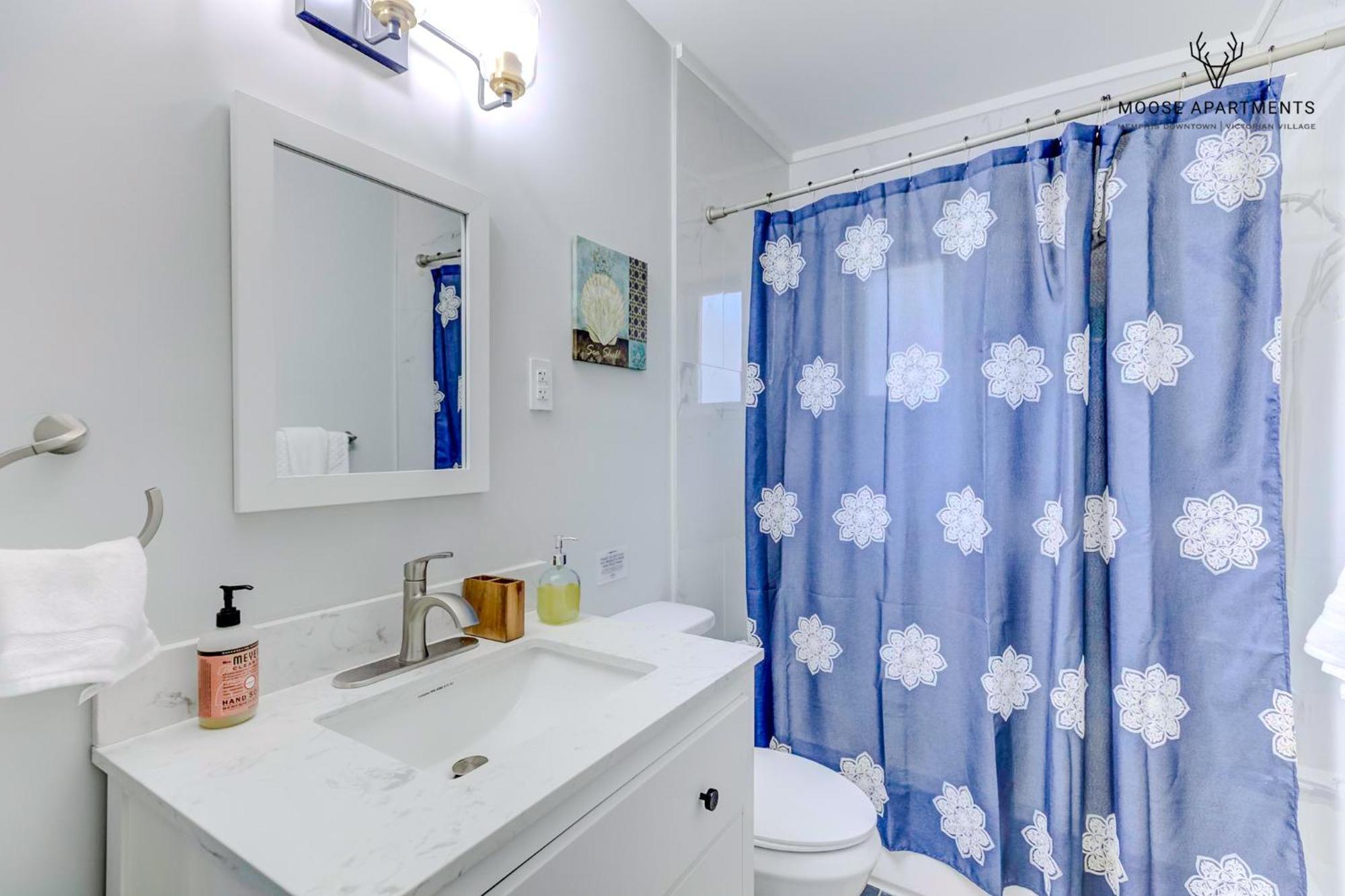 Apartment The Moose #8 - Modern Luxe Loft With King Bed & Free Parking & Wifi Memphis